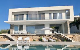 Kuro Beach House